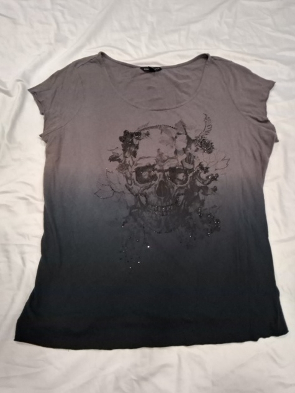 Rock & Republic Gray to Black Ombre Skull Tee